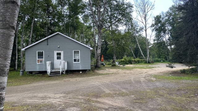 Chalets et emplacements au camping Remigny