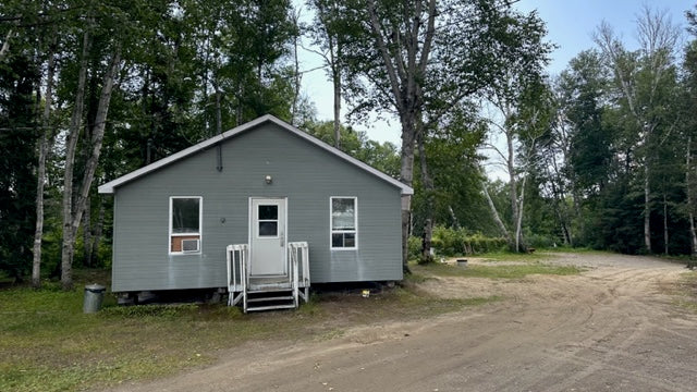 Chalets et emplacements au camping Remigny